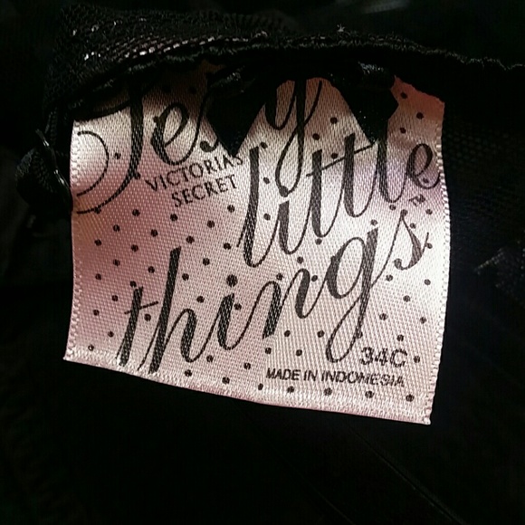 Victoria's Secret Lingerie Black Hearts - Picture 5 of 8